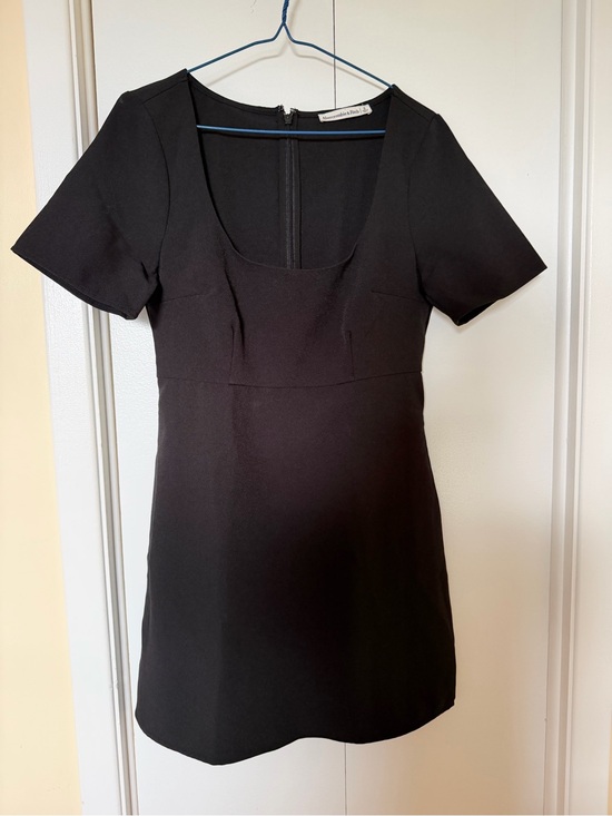 Abercrombie & Fitch Dresses & Skirts - Abercrombie & Fitch Black Short Sleeve Scoop Mini Dress